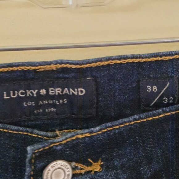 Lucky Brand NWT 221 Straight Fit Dark Wash Jeans 5 Pocket Dark Wash Size 38x32 - Picture 10 of 12